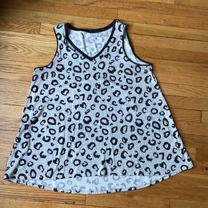 Lula Roe Kristina size L gray leopard tank